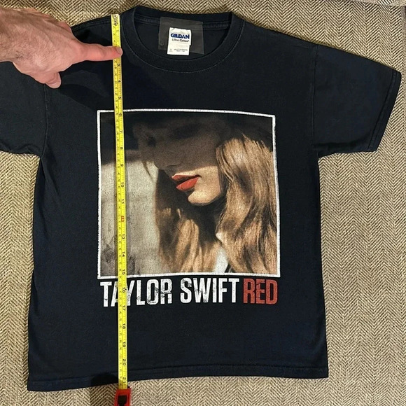 2013 Taylor Swift Red International Concert/Tour T-Shirt YTH SM Red Tour Unisex - Picture 11 of 16